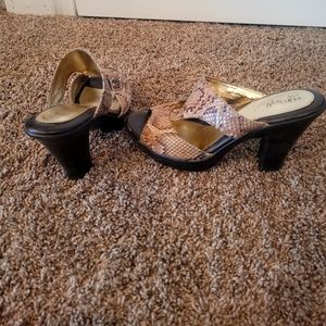 Euro Soft by Sofft. Size 9 Leopard print heels.